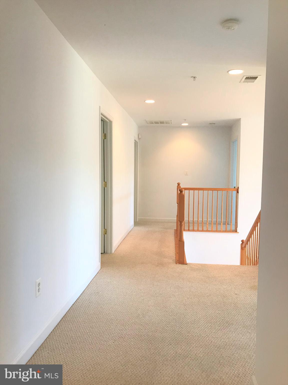 6806 McCormick Road Upper Marlboro, MD 20772 - Photo 20 of 38 Hallway in Upper Level