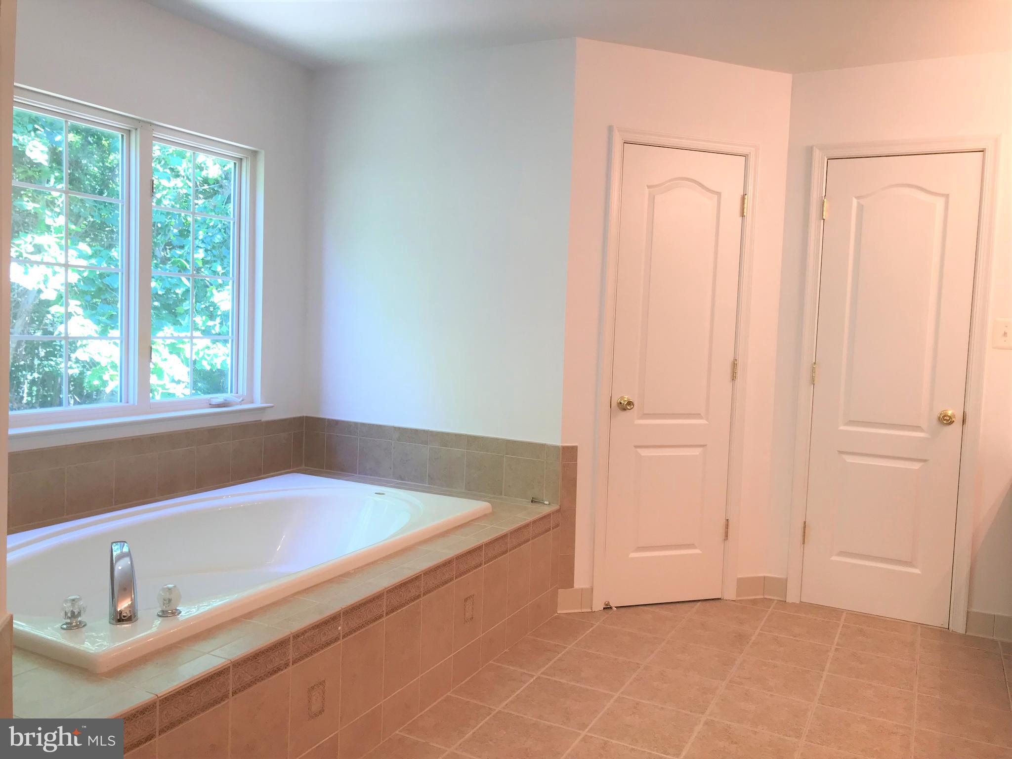 6806 McCormick Road Upper Marlboro, MD 20772 - Photo 32 of 38 Master Bathroom