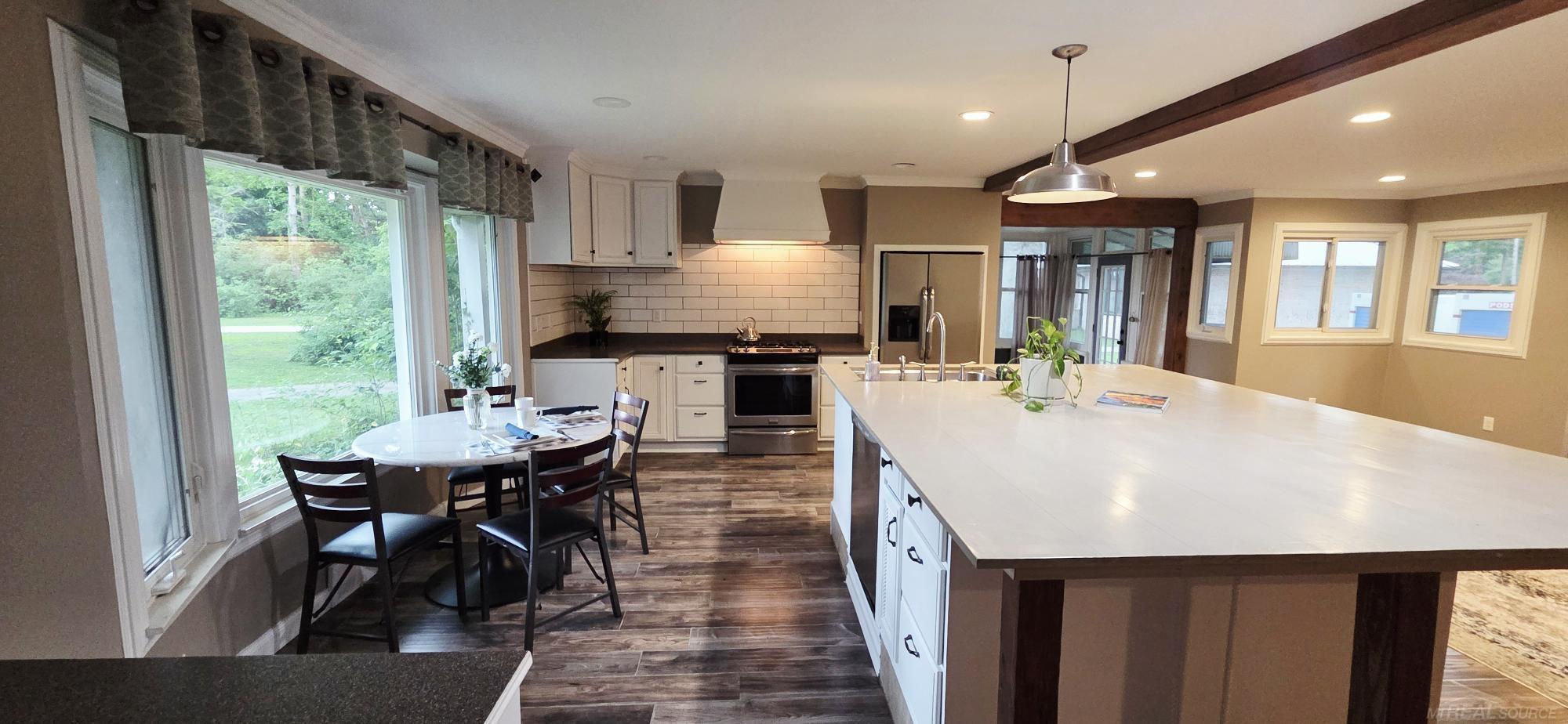 4579 Lakeshore Road Fort Gratiot, MI 48059 - Photo 2 of 29