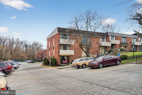$145,000 | 100 East Glenolden Avenue, Unit O1, Glenolden, PA 19036