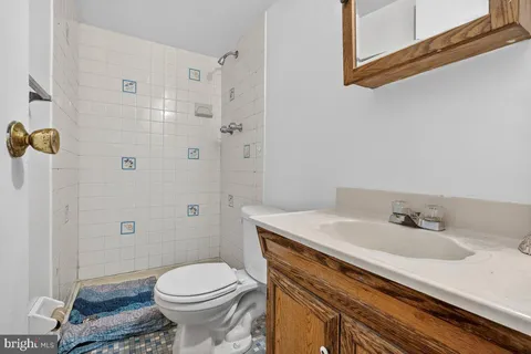 $145,000 | 100 East Glenolden Avenue, Unit O1, Glenolden, PA 19036