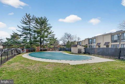 $145,000 | 100 East Glenolden Avenue, Unit O1, Glenolden, PA 19036