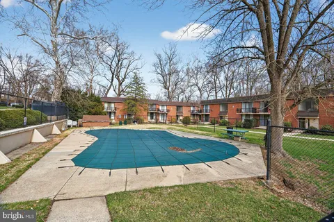 $145,000 | 100 East Glenolden Avenue, Unit O1, Glenolden, PA 19036