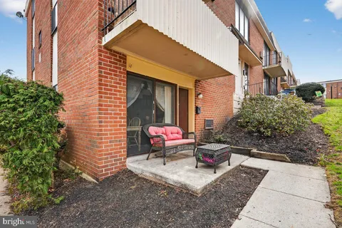 $145,000 | 100 East Glenolden Avenue, Unit O1, Glenolden, PA 19036