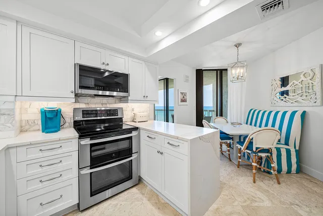 $3,495,000 | 3300 South Ocean Boulevard, Unit 505S, Palm Beach, FL 33480