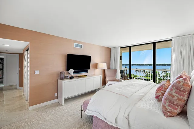 $3,495,000 | 3300 South Ocean Boulevard, Unit 505S, Palm Beach, FL 33480