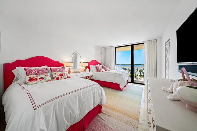 $3,495,000 | 3300 South Ocean Boulevard, Unit 505S, Palm Beach, FL 33480