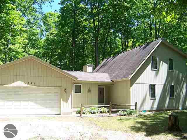 4291 Hemlock Road Cedar, MI 49621 - Photo 2 of 15 1705106-1.JPG