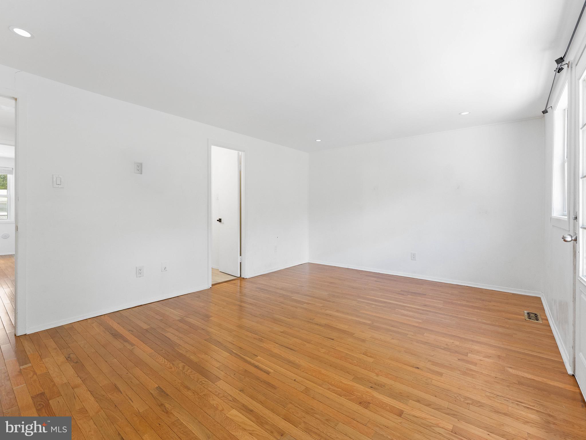 3 Rambler Court Willingboro, NJ 08046 - Photo 20 of 26 Gallery Image 20