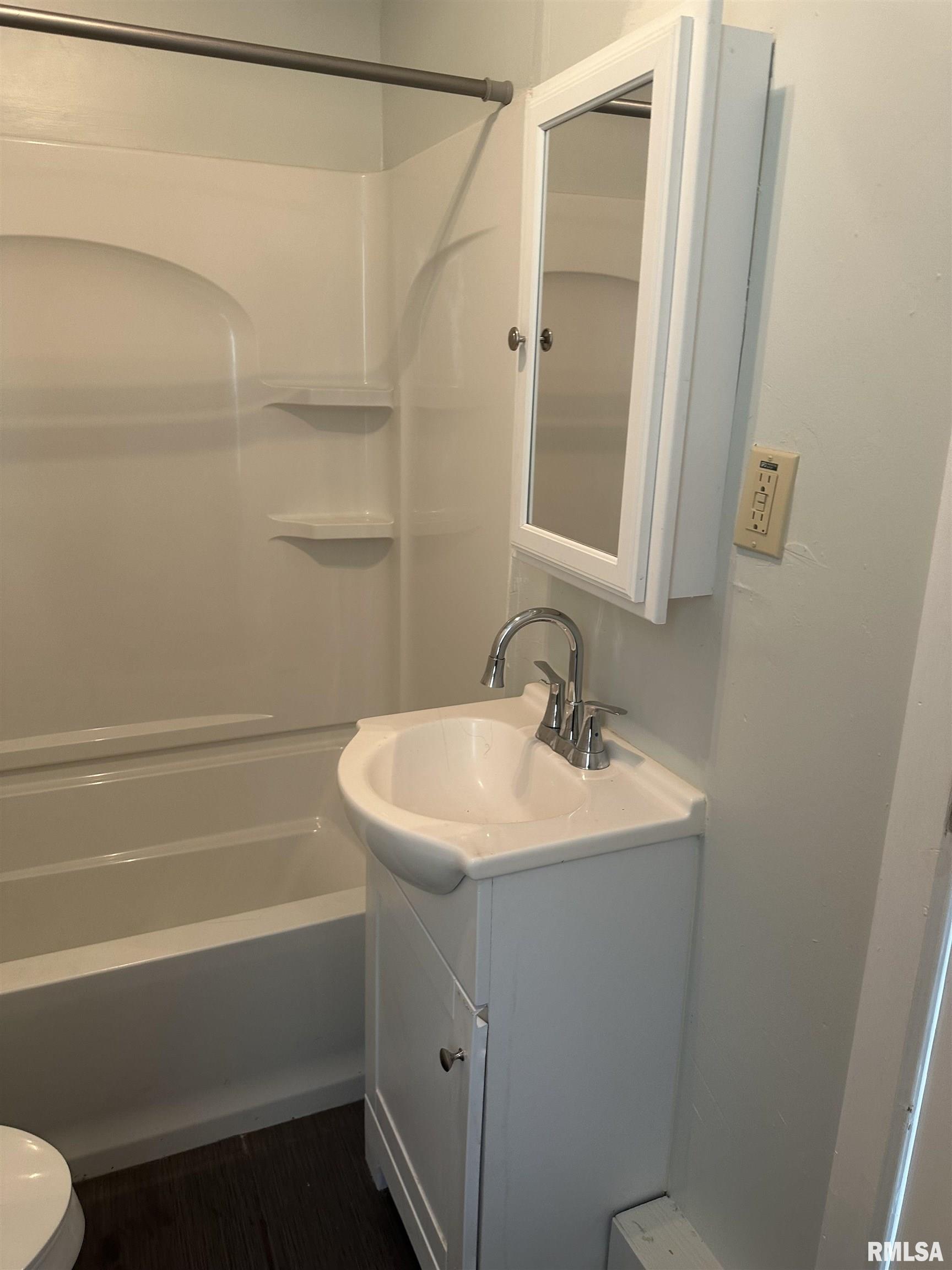 1822 North Sheridan Road Peoria, IL 61604 - Photo 16 of 32 Gallery Image 16