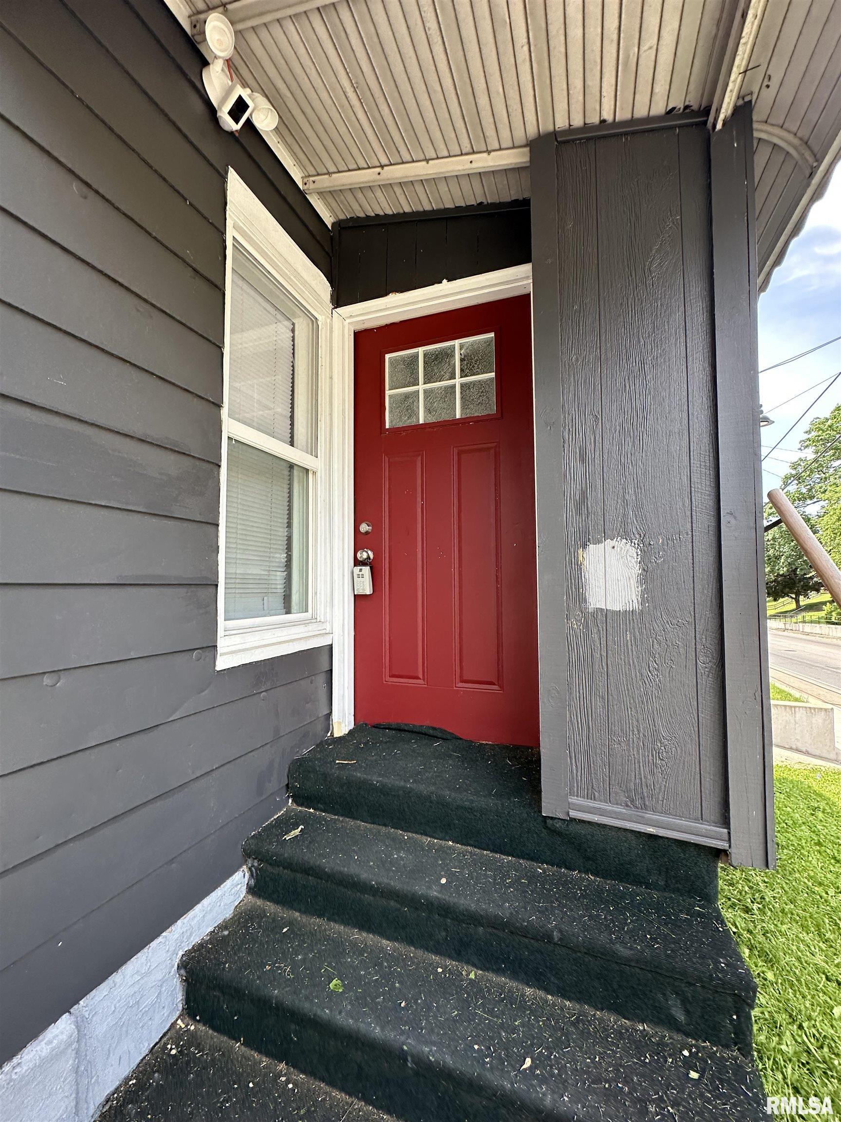 1822 North Sheridan Road Peoria, IL 61604 - Photo 4 of 32 Gallery Image 4