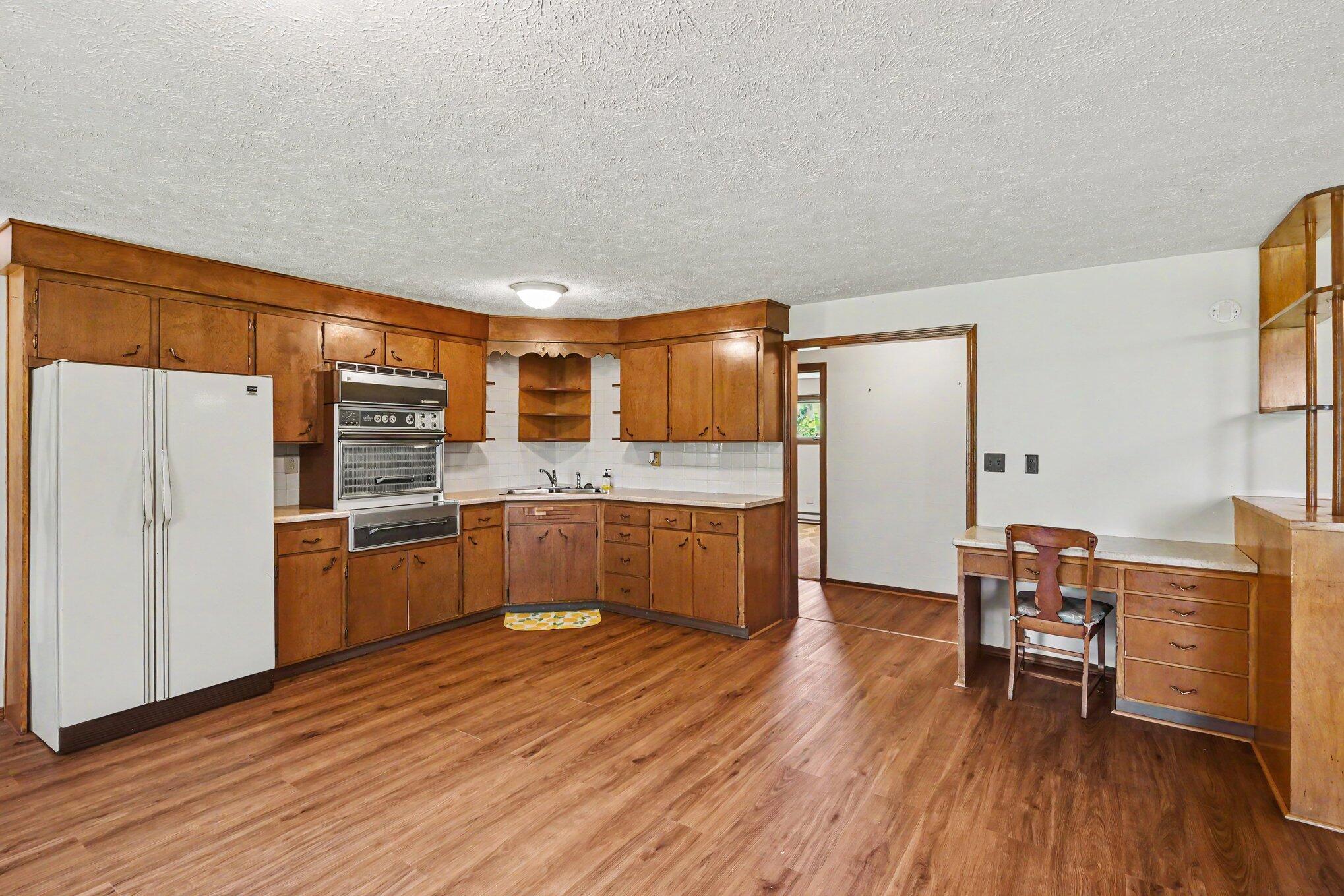 5405 Hartman Road Eau Claire, MI 49111 - Photo 5 of 36 010_file_5723