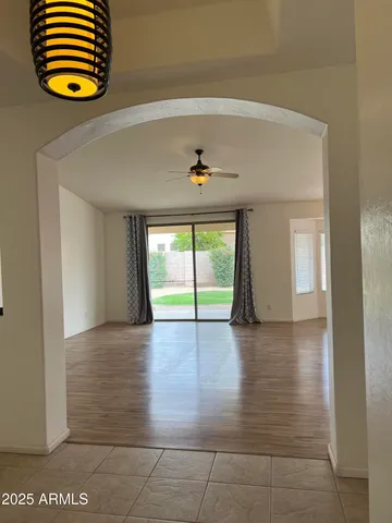 a view of empty room with window