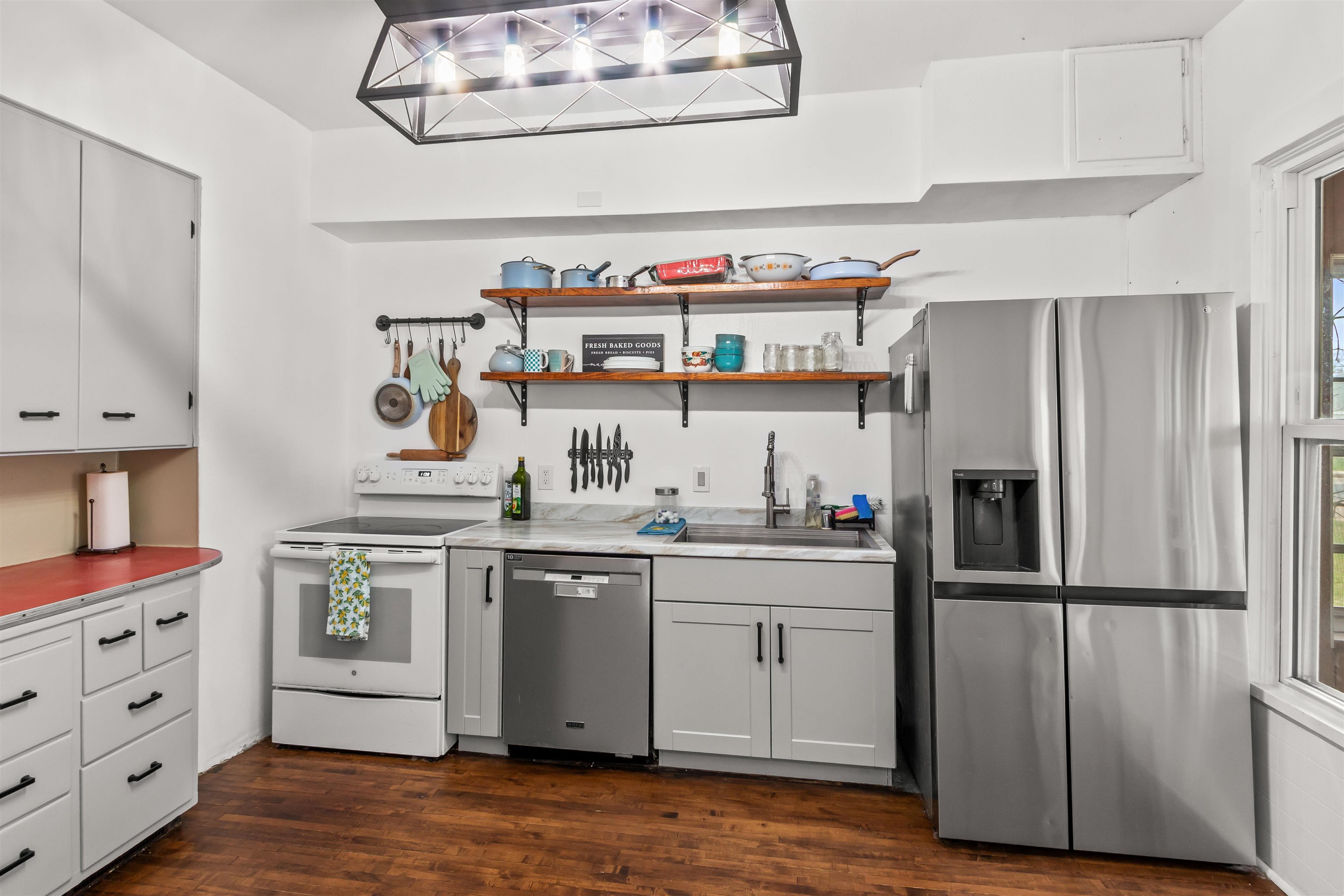 545 Division Street Wild Rose, WI 54984 - Photo 6 of 29