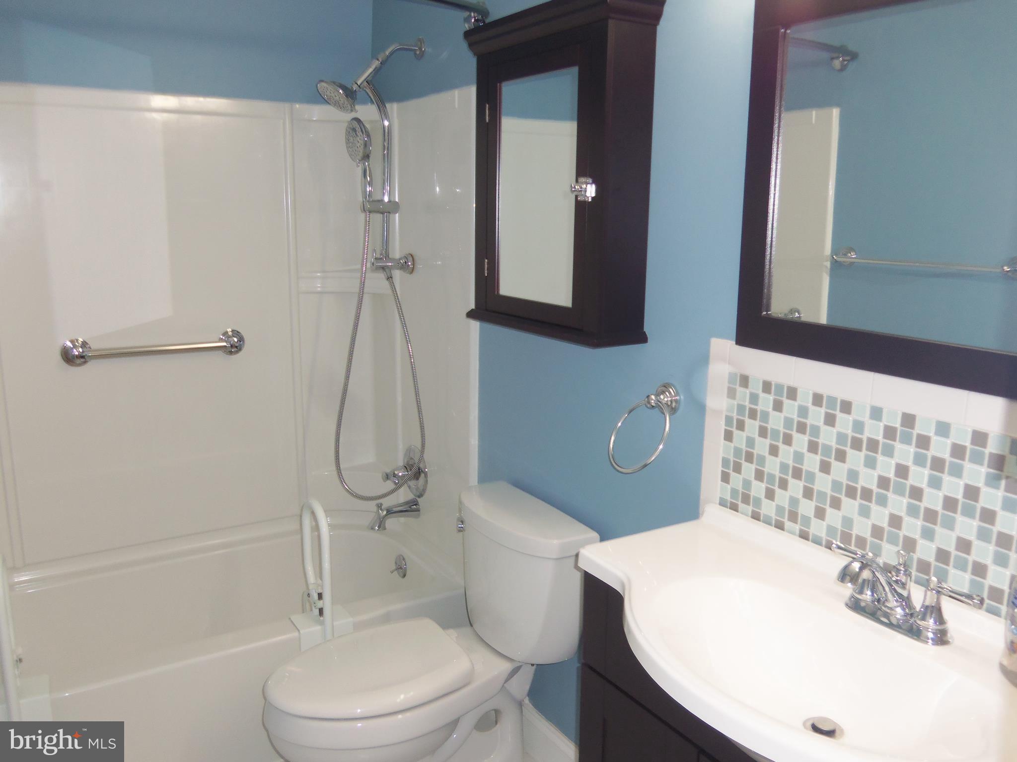 15217 Tottenham Terrace, Unit 27B Silver Spring, MD 20906 - Photo 20 of 46 Hallway/guest bathroom