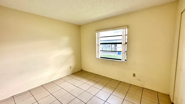 $1,900 | 3523 Melaleuca Lane, Lake Worth, FL 33461