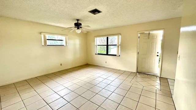 $1,900 | 3523 Melaleuca Lane, Lake Worth, FL 33461