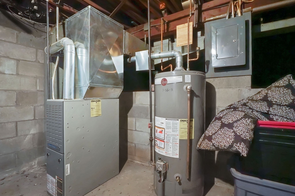 1440-1446 Carew Street Springfield, MA 01104 - Photo 25 of 26 a close up of a storage room