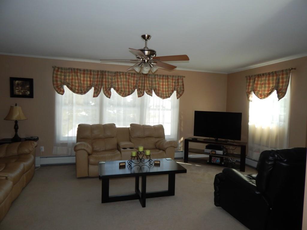511 Wing Road Hermon, ME 04401 - Photo 10 of 34 living room