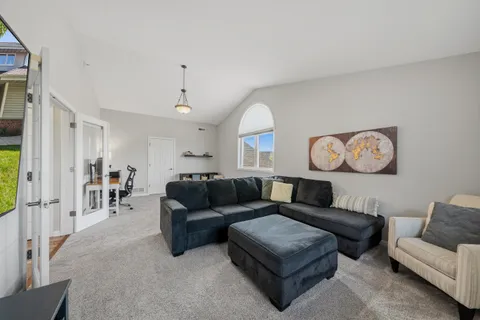 $329,900 | 370 East Veterans Way, Unit 5, Mukwonago, WI 53149