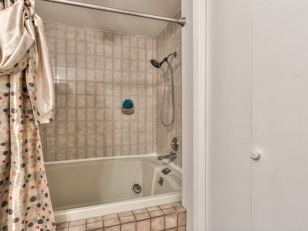 43 Derry Street Merrimack, NH 03054 - Photo 25 of 32 Gallery Image 25