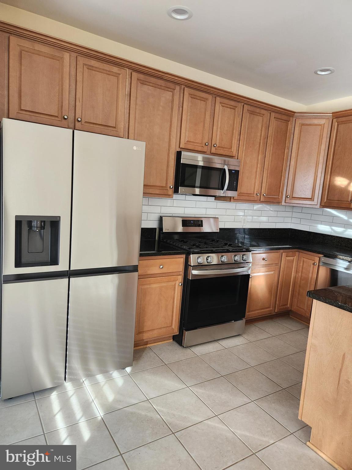 2481 Walnut Rocker Lane Herndon, VA 20171 - Photo 9 of 19 Kitchen