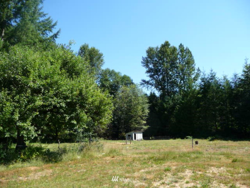 8374 Gordon Road Concrete, WA 98237 - Photo 4 of 10 Gallery Image 4
