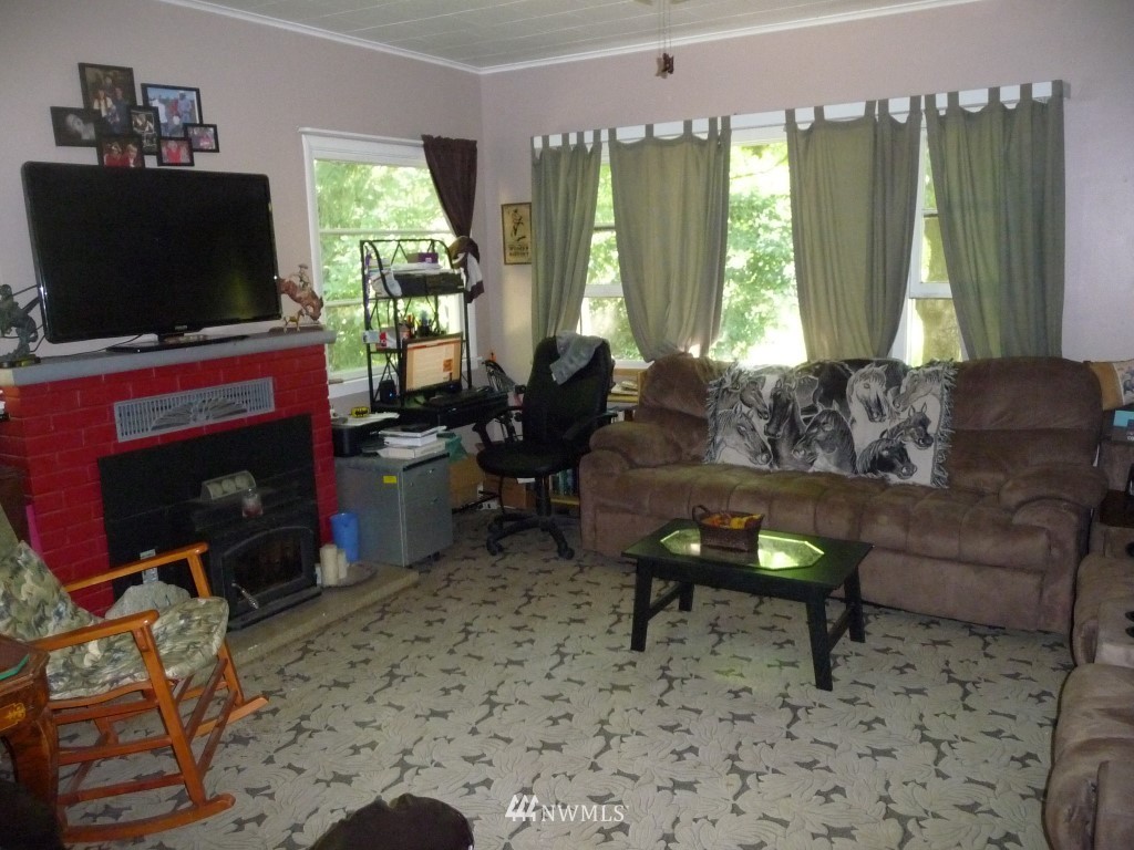 8374 Gordon Road Concrete, WA 98237 - Photo 5 of 10 Gallery Image 5