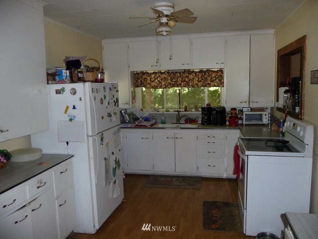 8374 Gordon Road Concrete, WA 98237 - Photo 7 of 10 Gallery Image 7