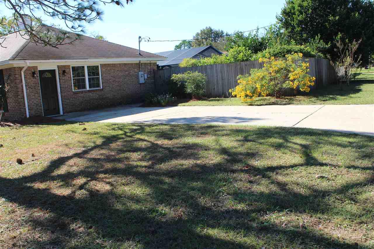 3585 Dunfries Road Pensacola, FL 32503 - Photo 3 of 37 Gallery Image 3