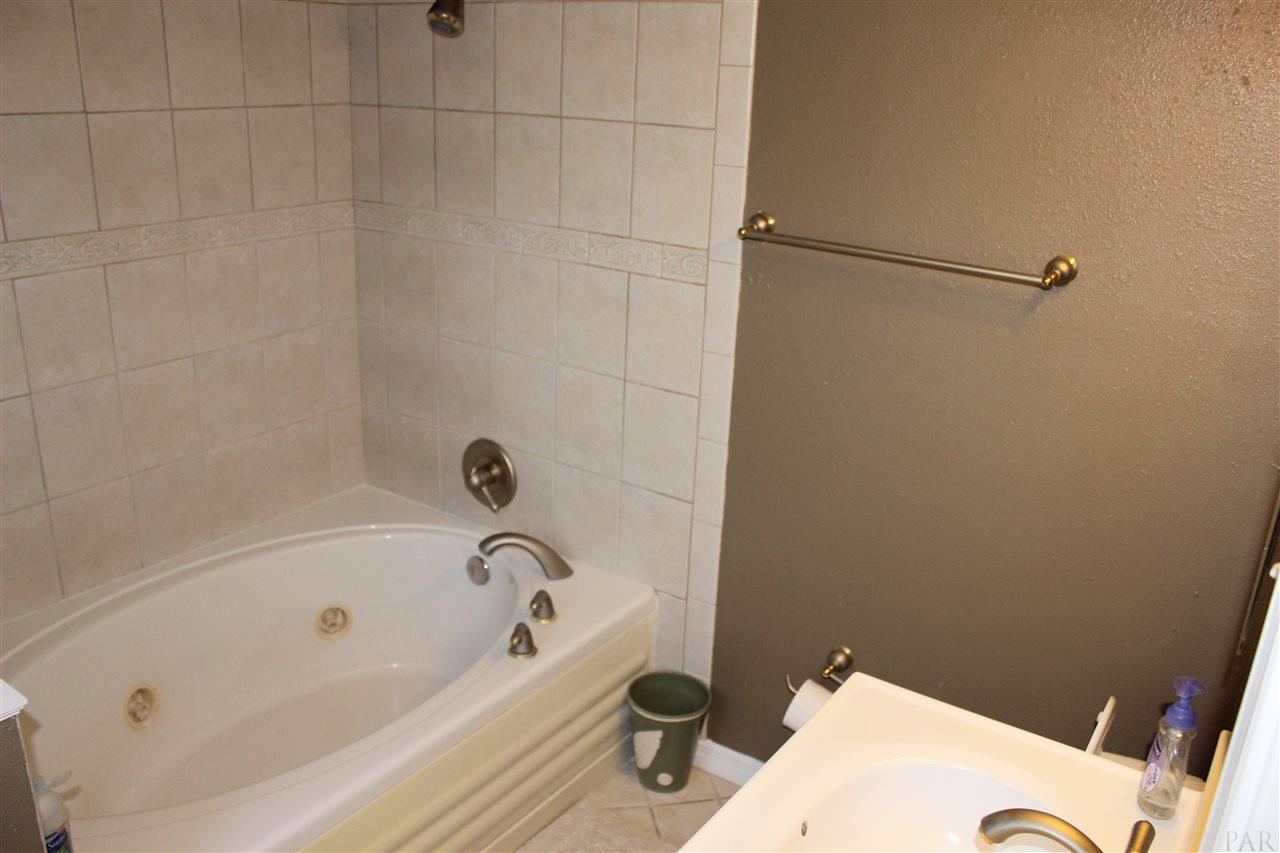 3585 Dunfries Road Pensacola, FL 32503 - Photo 34 of 37 Gallery Image 34
