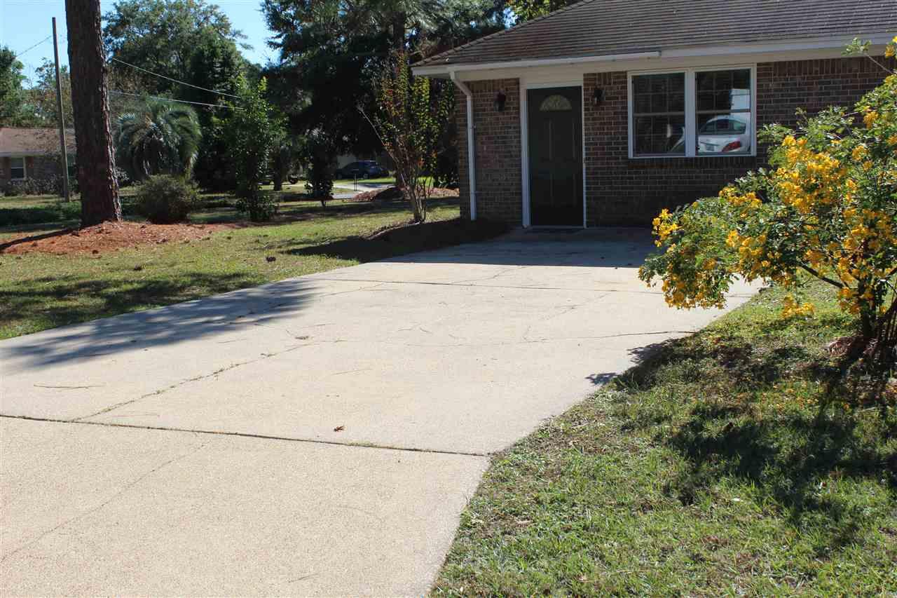 3585 Dunfries Road Pensacola, FL 32503 - Photo 4 of 37 Gallery Image 4
