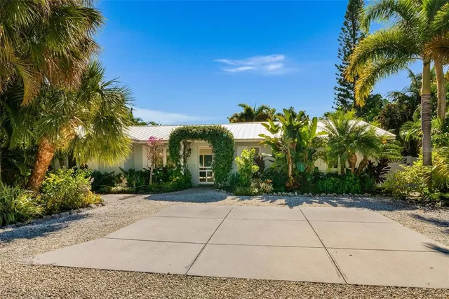 $1,750,000 | 207 Peacock Lane, Bradenton Beach, FL 34217
