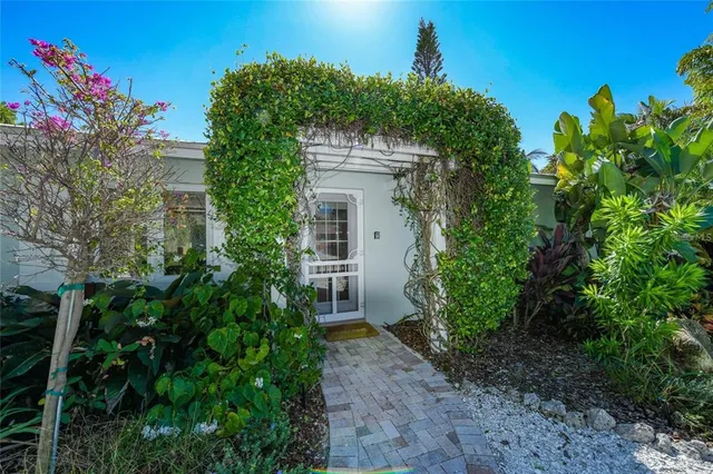 $1,750,000 | 207 Peacock Lane, Bradenton Beach, FL 34217