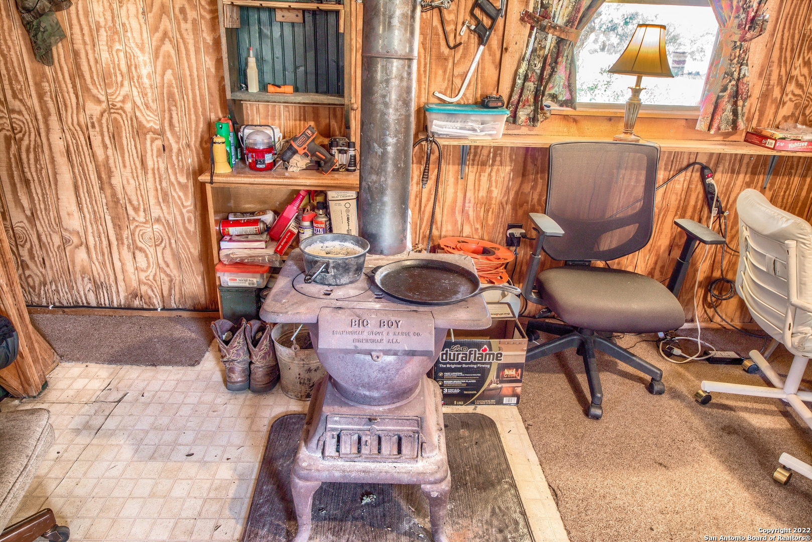 465 Watkins Road Mountain Home, TX 78058 - Photo 22 of 56 a room with musical instruments