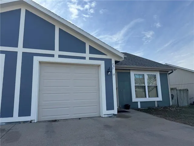 $225,000 | 789 Pinewood Street, Gardner, KS 66030