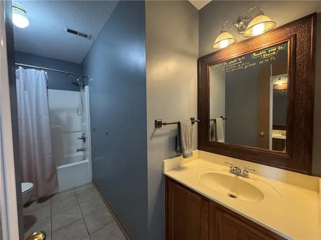 $225,000 | 789 Pinewood Street, Gardner, KS 66030