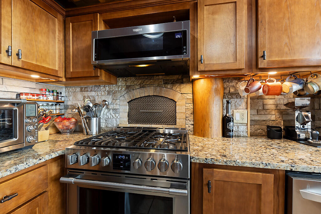 41 White Fish Road Winslow, ME 04901 - Photo 8 of 67 23_BP5A2313_DxO_mls