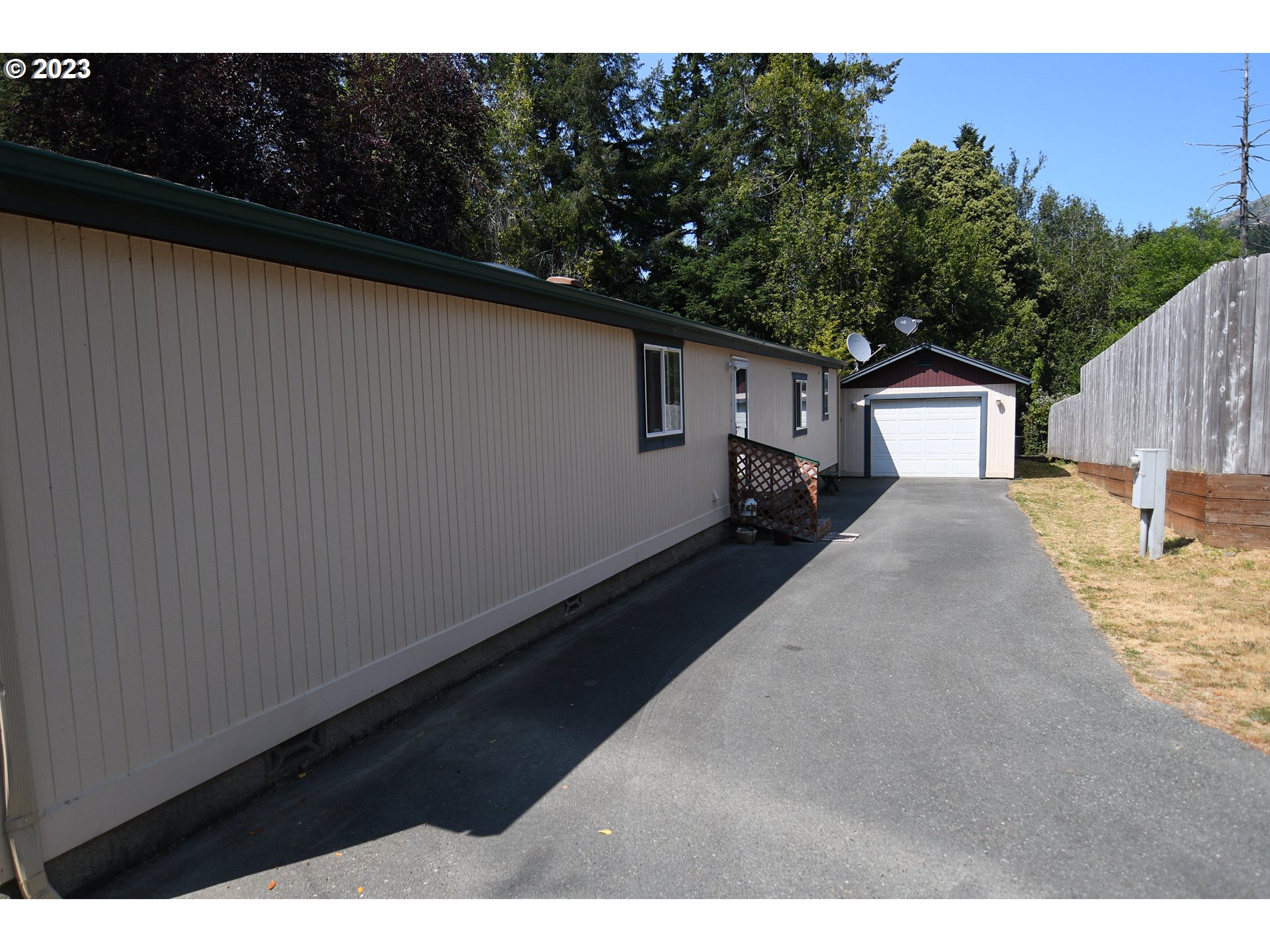 99851 Mt Emily Road Brookings, OR 97415 - Photo 5 of 46