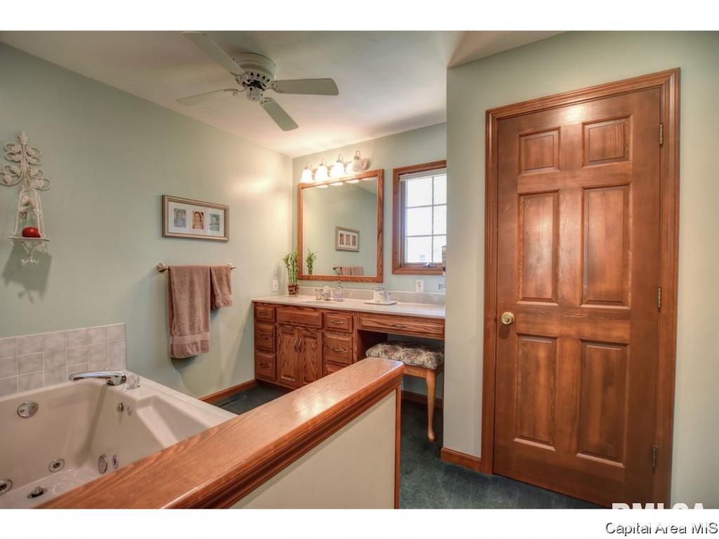 4044 Guilford Drive Springfield, IL 62711 - Photo 22 of 33