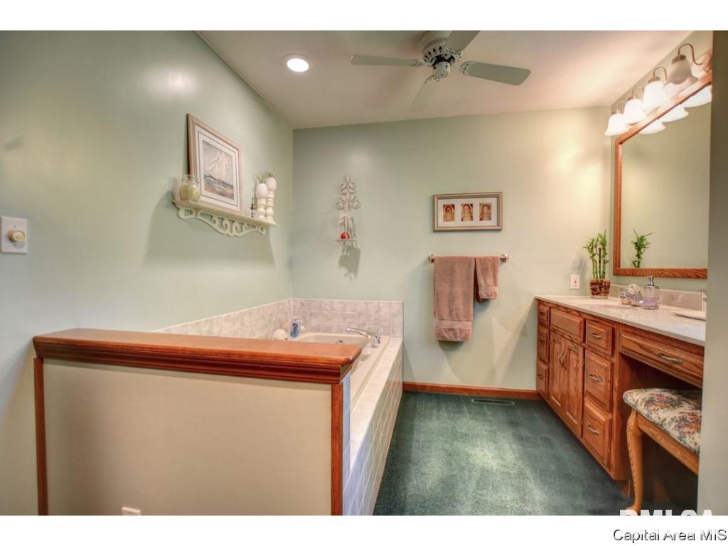 4044 Guilford Drive Springfield, IL 62711 - Photo 24 of 33