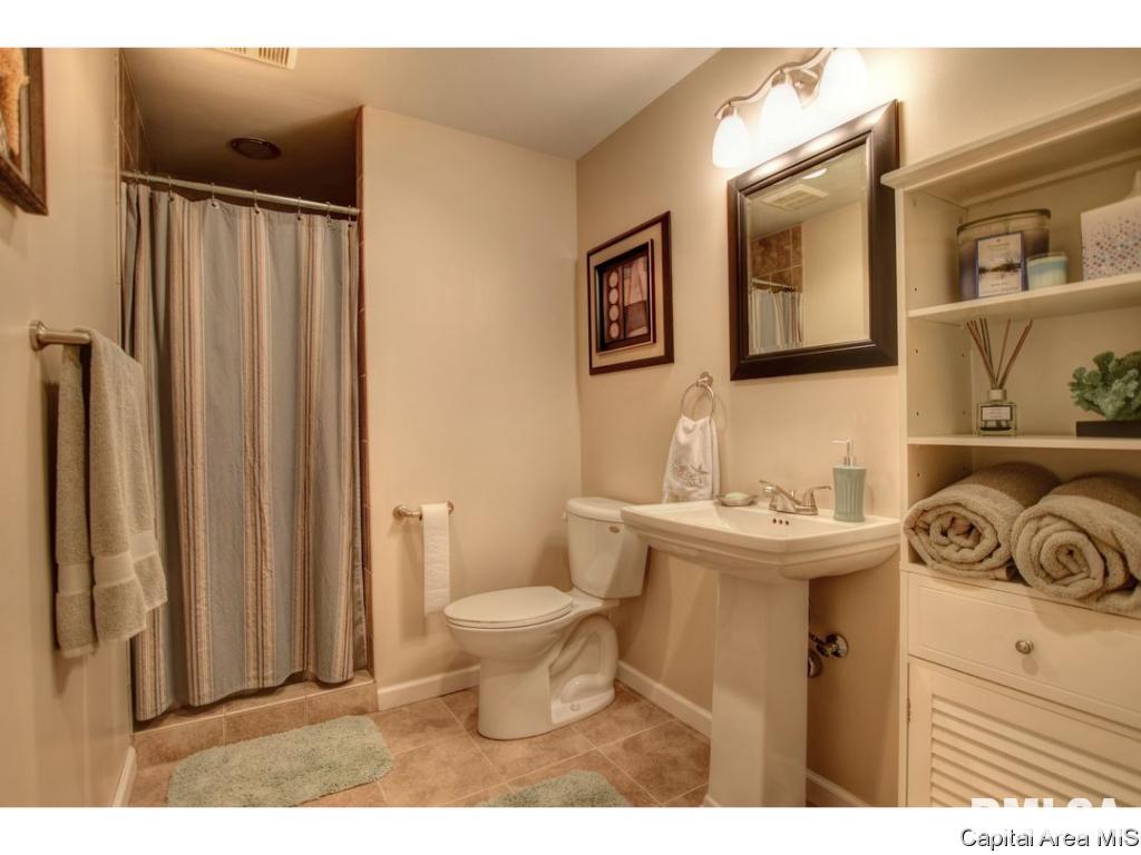 4044 Guilford Drive Springfield, IL 62711 - Photo 28 of 33