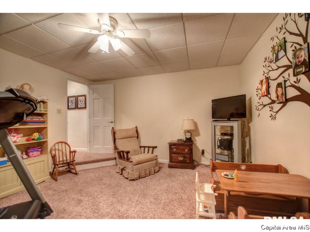 4044 Guilford Drive Springfield, IL 62711 - Photo 29 of 33