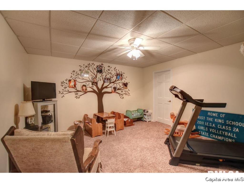 4044 Guilford Drive Springfield, IL 62711 - Photo 30 of 33