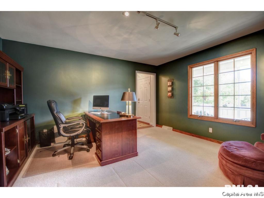 4044 Guilford Drive Springfield, IL 62711 - Photo 5 of 33