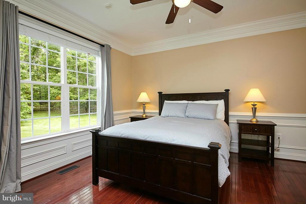 5818 Colchester Road Clifton, VA 20124 - Photo 15 of 30 Main Level Bedroom