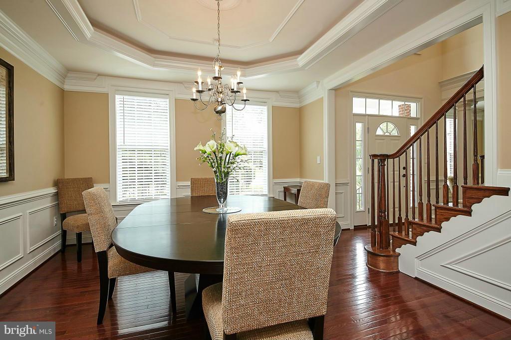 5818 Colchester Road Clifton, VA 20124 - Photo 5 of 30 Dining Room