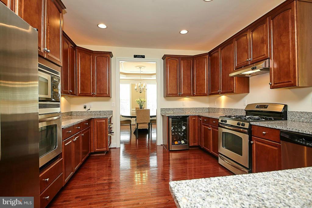 5818 Colchester Road Clifton, VA 20124 - Photo 6 of 30 Kitchen