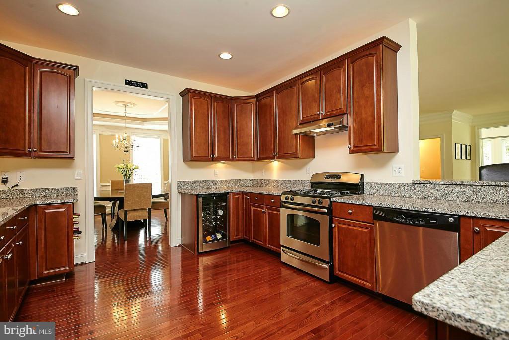 5818 Colchester Road Clifton, VA 20124 - Photo 7 of 30 Kitchen