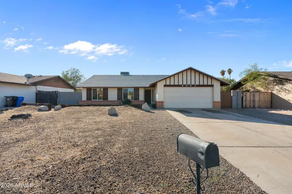 $2,000 | 4043 West Sweetwater Avenue, Phoenix, AZ 85029
